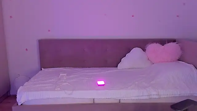 Snapshot of CrystalSoul_ chatting on 18, 11, 2025 CrystalSoul online show from 18, 11, 2025