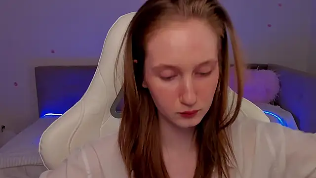 Snapshot of CrystalSoul_ chatting on 28, 11, 2025 CrystalSoul online show from 28, 11, 2025