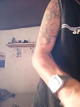 Snapshot of Lionardovssf35 chatting on 4, 12, 2025 Lionardovssf35 online show from 4, 12, 2025