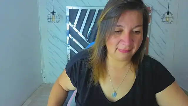 Snapshot of MaylinRosse_ chatting on 30, 6, 2026 MaylinRosse online show from 30, 6, 2026
