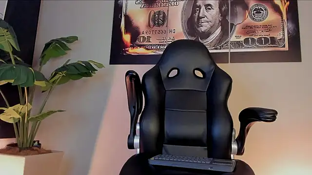 chrizmacgregor online show from 4, 3, 2026