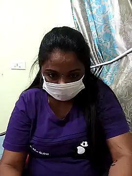 Snapshot of queendivya chatting on 3, 10, 2025 queendivya online show from 3, 10, 2025