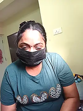 Snapshot of queendivya chatting on 7, 10, 2025 queendivya online show from 7, 10, 2025