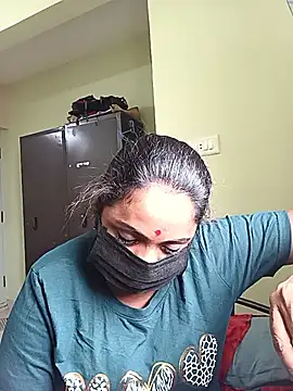 Snapshot of queendivya chatting on 8, 10, 2025 queendivya online show from 8, 10, 2025