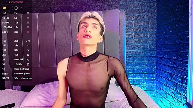 Snapshot of Erick_Velveth chatting on 14, 11, 2025 Erick Velveth online show from 14, 11, 2025