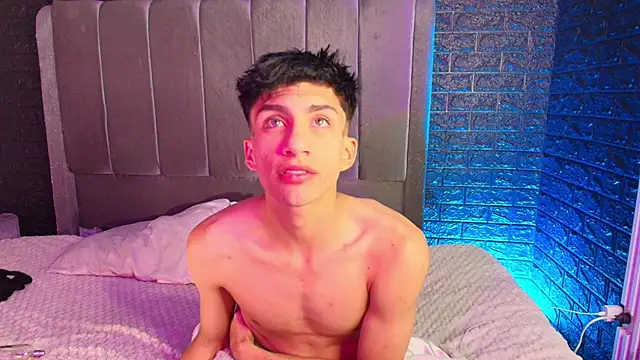 Snapshot of Erick_Velveth chatting on 23, 11, 2025 Erick Velveth online show from 23, 11, 2025