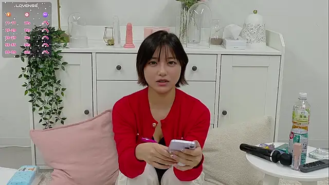 Snapshot of OnigiriJapan chatting on 18, 12, 2025 OnigiriJapan online show from 18, 12, 2025