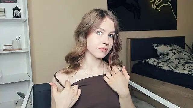 Snapshot of MaliaBourraine chatting on 1, 6, 2026 MaliaBourraine online show from 1, 6, 2026