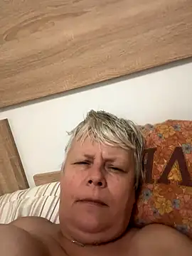 Snapshot of VyC7564 chatting on 4, 10, 2025 VyC7564 online show from 4, 10, 2025