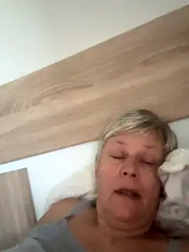 Snapshot of VyC7564 chatting on 28, 10, 2025 VyC7564 online show from 28, 10, 2025