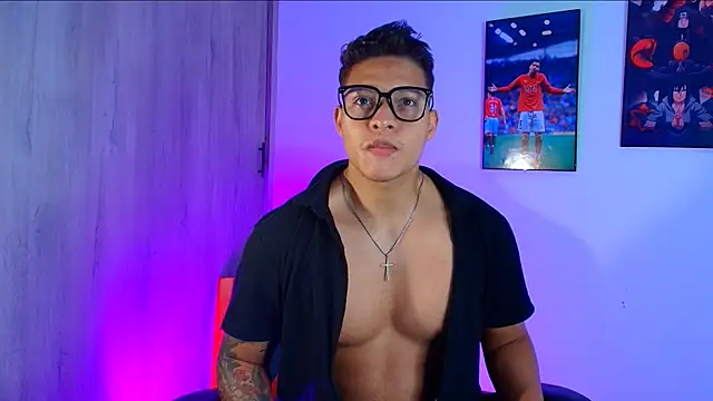 Snapshot of evan_greey chatting on 23, 9, 2025 evan greey online show from 23, 9, 2025