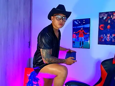 Snapshot of evan_greey chatting on 31, 10, 2025 evan greey online show from 31, 10, 2025