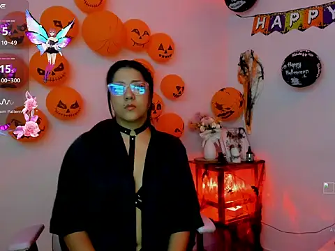 Snapshot of Mia_Lujan chatting on 28, 10, 2025 Mia Lujan online show from 28, 10, 2025