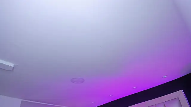 Snapshot of LuisaJonnes_ chatting on 25, 11, 2025 LuisaJonnes online show from 25, 11, 2025