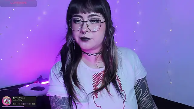 Snapshot of Hallucigenia_ chatting on 2, 6, 2026 Hallucigenia online show from 2, 6, 2026