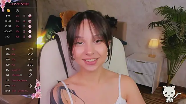 Snapshot of StarlitFairy chatting on 3, 10, 2025 StarlitFairy online show from 3, 10, 2025