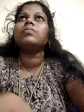 Snapshot of sweetqueen143 chatting on 1, 10, 2025 sweetqueen143 online show from 1, 10, 2025