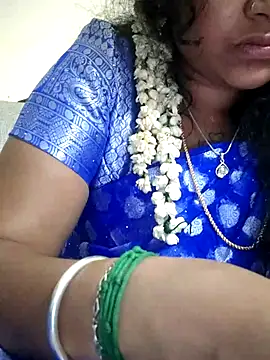 Snapshot of sweetqueen143 chatting on 6, 10, 2025 sweetqueen143 online show from 6, 10, 2025