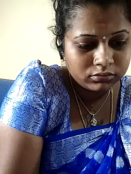 Snapshot of sweetqueen143 chatting on 15, 10, 2025 sweetqueen143 online show from 15, 10, 2025