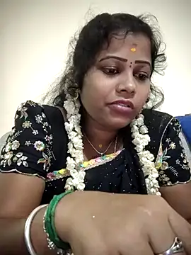 Snapshot of sweetqueen143 chatting on 17, 10, 2025 sweetqueen143 online show from 17, 10, 2025