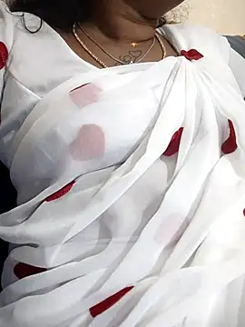 Snapshot of sweetqueen143 chatting on 2, 11, 2025 sweetqueen143 online show from 2, 11, 2025