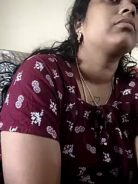 Snapshot of sweetqueen143 chatting on 19, 11, 2025 sweetqueen143 online show from 19, 11, 2025