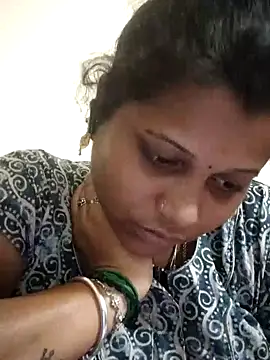 Snapshot of sweetqueen143 chatting on 23, 11, 2025 sweetqueen143 online show from 23, 11, 2025