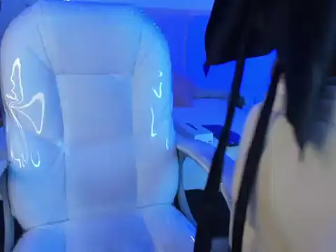 Gyal 8  online show from 27, 10, 2025