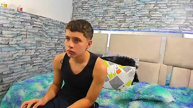 Snapshot of Julian_wolf18 chatting on 10, 10, 2025 Julian wolf18 online show from 10, 10, 2025