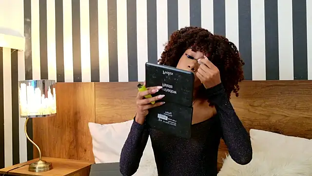 Snapshot of Stellaciel_ chatting on 23, 10, 2025 Stellaciel online show from 23, 10, 2025