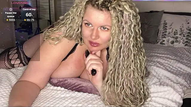 Snapshot of Nivika chatting on 21, 9, 2025 Nivika online show from 21, 9, 2025