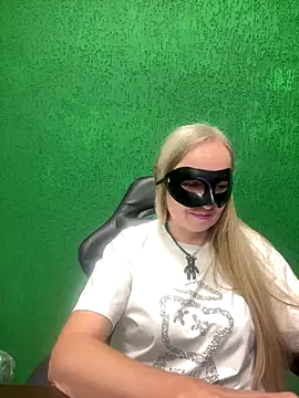 Snapshot of B_i_r_d_i_e chatting on 26, 9, 2025 B i r d i e online show from 26, 9, 2025