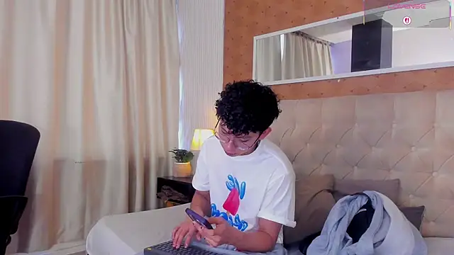 liam twiink online show from 13, 1, 2026