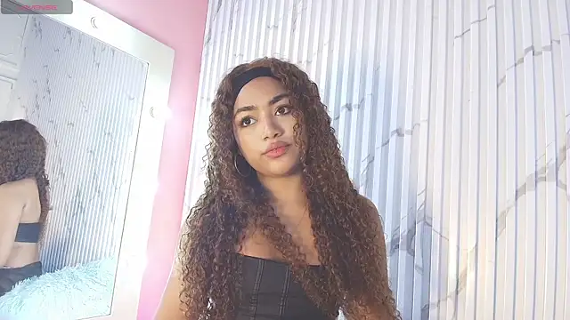 Missdionne curly online show from 26, 9, 2025