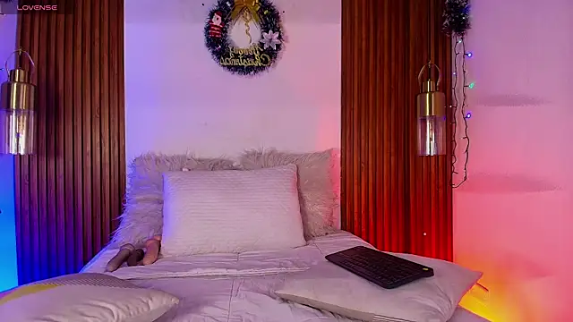 Snapshot of EvaGoddess_ chatting on 13, 12, 2025 EvaGoddess online show from 13, 12, 2025