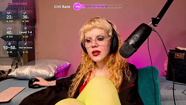 Snapshot of tacodeluxxxe chatting on 13, 11, 2025 tacodeluxxxe online show from 13, 11, 2025