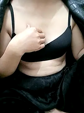 Snapshot of Norah-h chatting on 18, 12, 2025 Norah-h online show from 18, 12, 2025