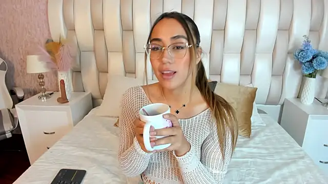 sara ospina  online show from 15, 10, 2025