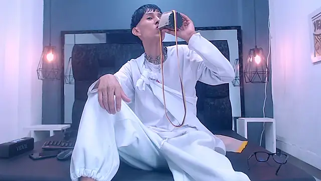 Daniel delux  online show from 21, 10, 2025