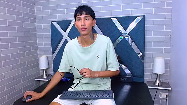 Daniel delux  online show from 25, 10, 2025