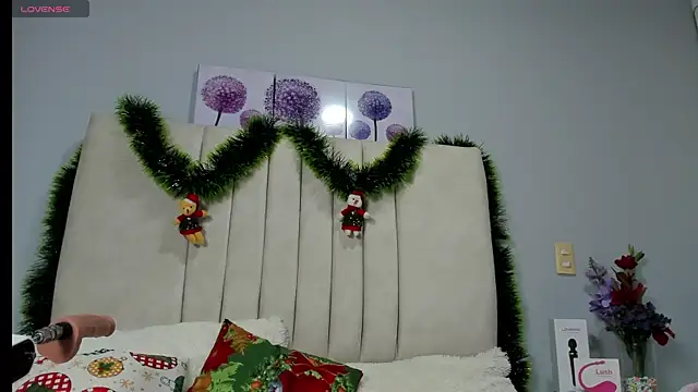 AmandaaWats online show from 13, 12, 2025