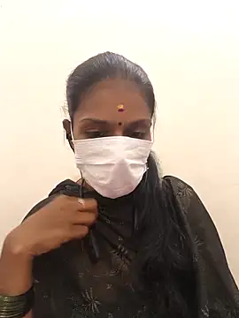 Snapshot of Tamil_Yalini12 chatting on 12, 11, 2025 Tamil Yalini12 online show from 12, 11, 2025