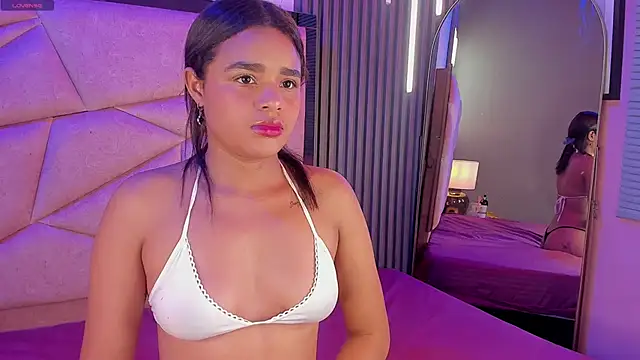 Snapshot of Salome_Duque chatting on 9, 11, 2025 Salome Duque online show from 9, 11, 2025