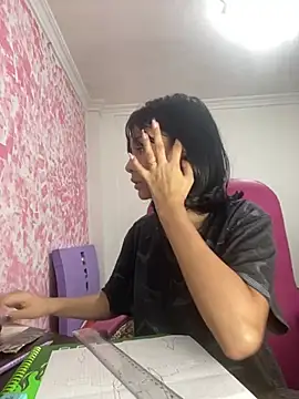 xoxo milk online show from 12, 2, 2026