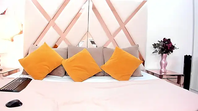 Snapshot of carlafontaine chatting on 21, 10, 2025 carlafontaine online show from 21, 10, 2025