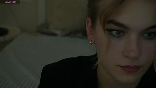 AlinaLiii online show from 11, 11, 2025