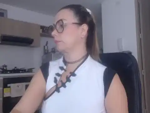 LovePaula online show from 19, 2, 2025