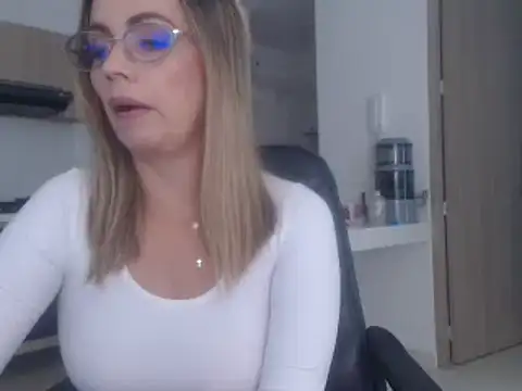 LovePaula online show from 9, 3, 2025