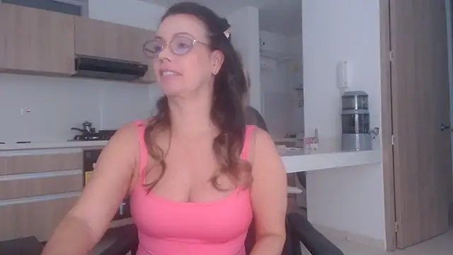LovePaula online show from 21, 6, 2026