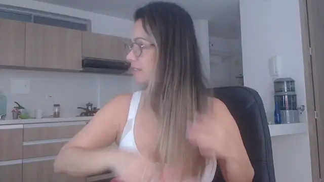 LovePaula online show from 22, 6, 2026